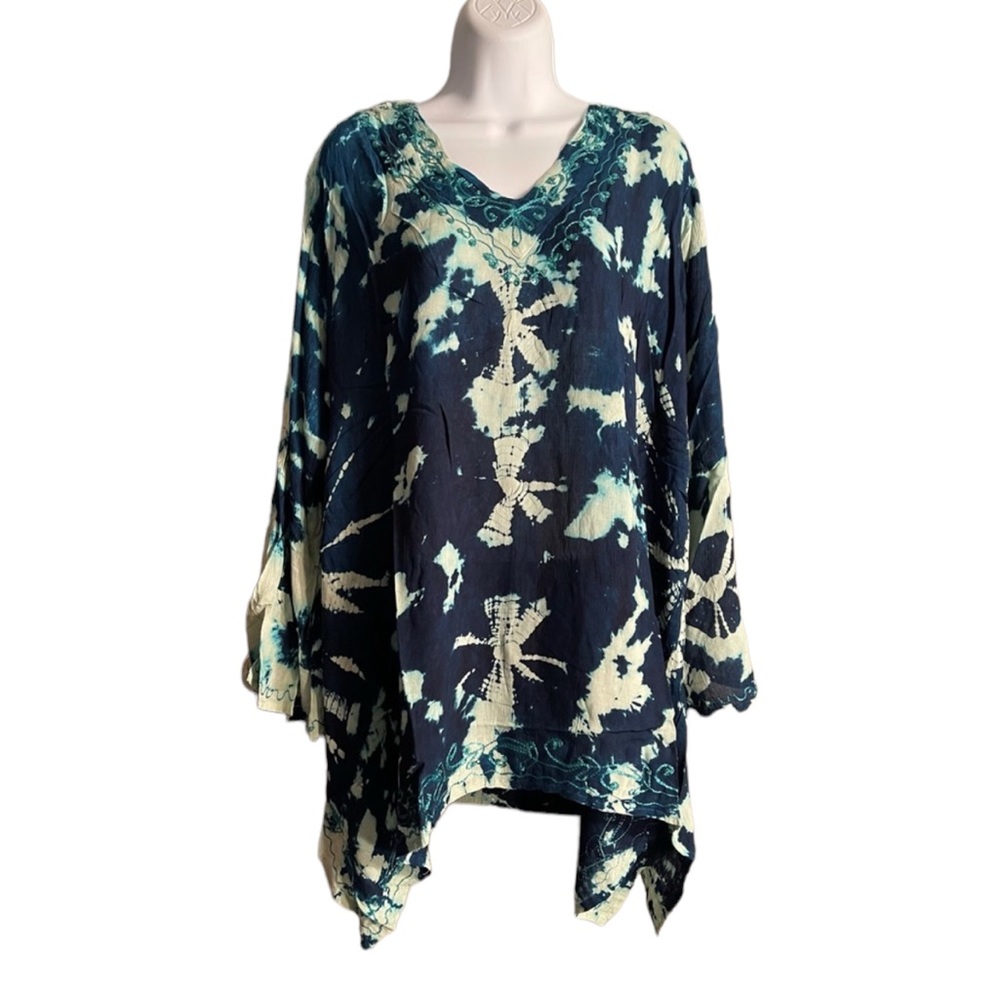 Blouse. By India Boutique Onesize.    CL/WH.  11877